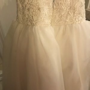 Lace flower girl dress **12-18months**